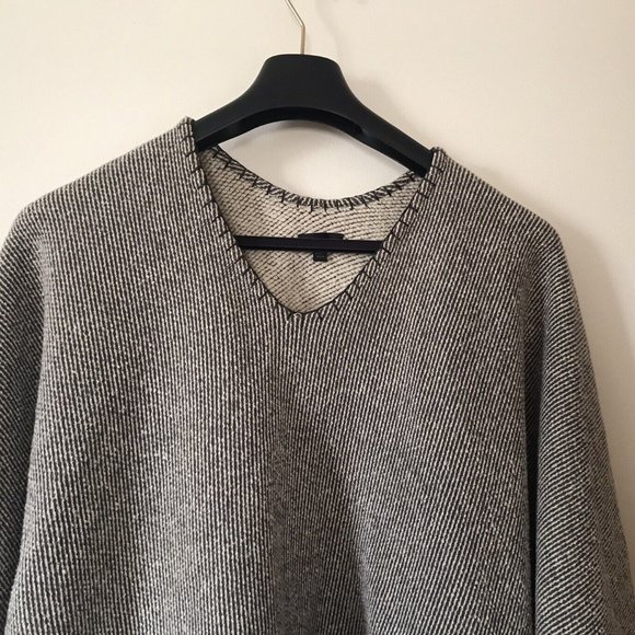 ATM Anthony Thomas Melilo Sweater Poncho Fringe Trim Excellent Condition - Picture 3 of 6